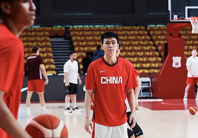 2026世界杯官网-男篮82-78胜FMP拉德尼基 球员评价：4人优秀，2人及格，5人低迷|中国男篮|庞峥麟|焦泊乔|比赛|张镇_新浪体育_新浪新闻
